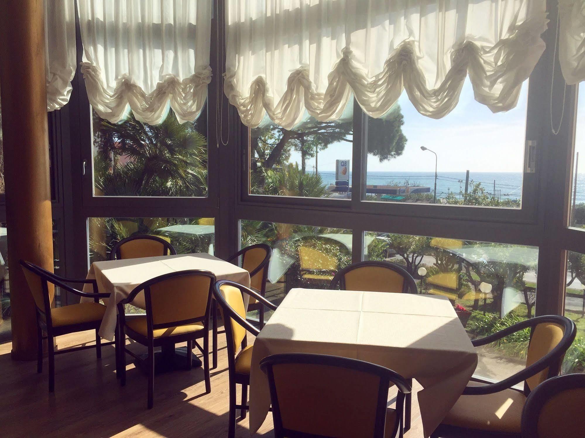 Hotel Napoleon Sanremo Exterior photo